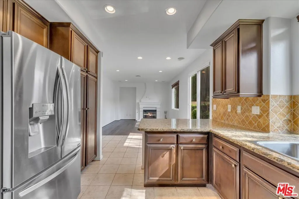 Winnetka, California 91306, United States, 4 Bedrooms Bedrooms, ,3 BathroomsBathrooms,Residential,Active,234320