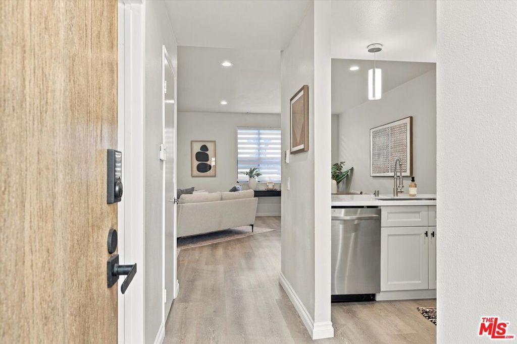 1830 Colby Avenue #4