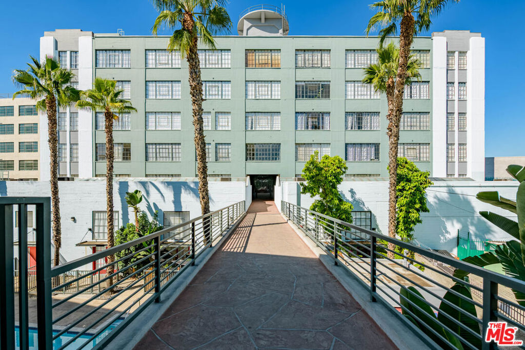 420 S San Pedro Street 605