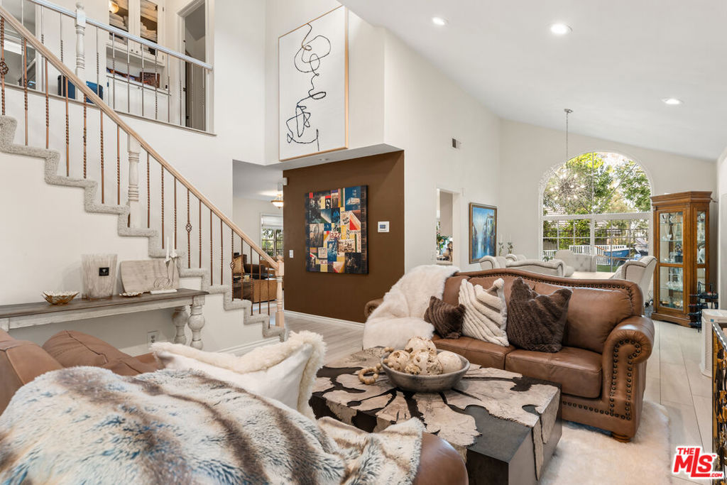7282 Woodvale Court