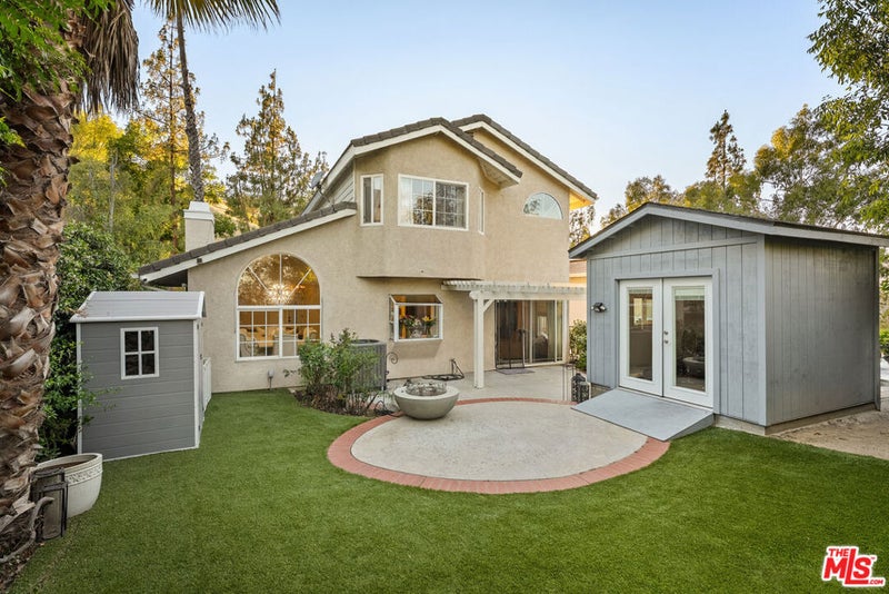 7282 Woodvale Court
