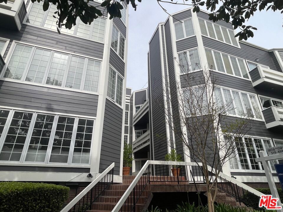 1840 Veteran Avenue 106