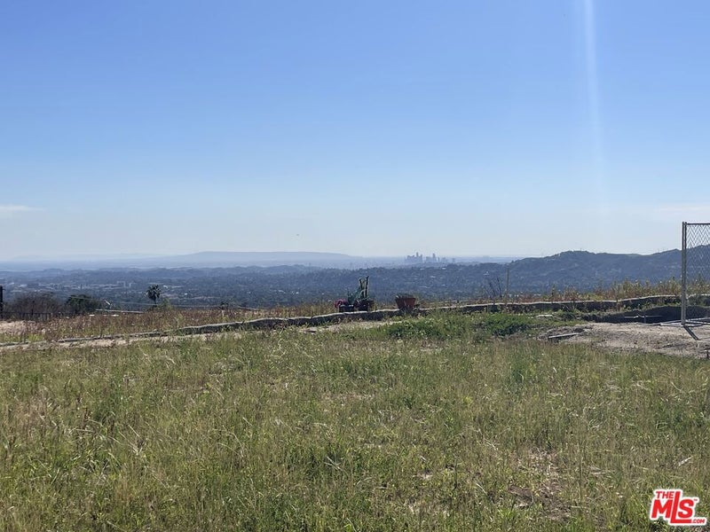 465 E Loma Alta Drive
