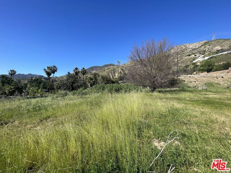 465 E Loma Alta Drive