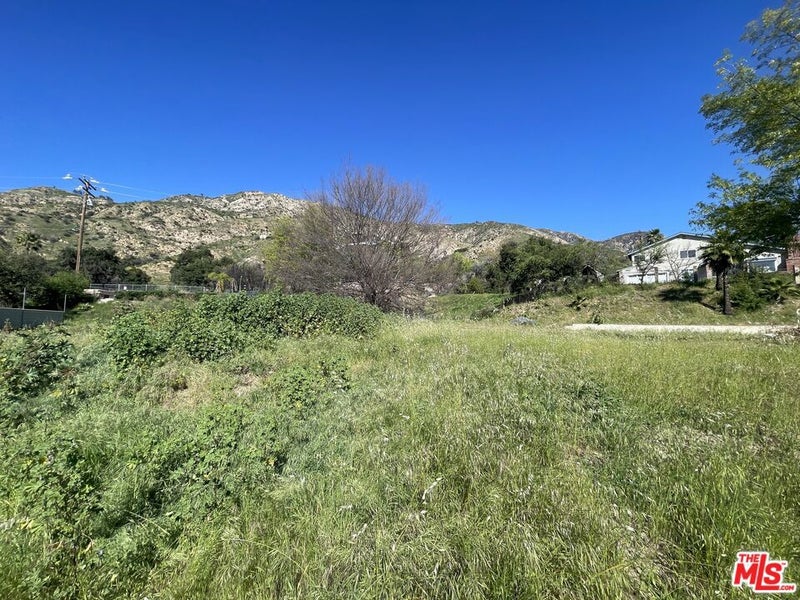 465 E Loma Alta Drive