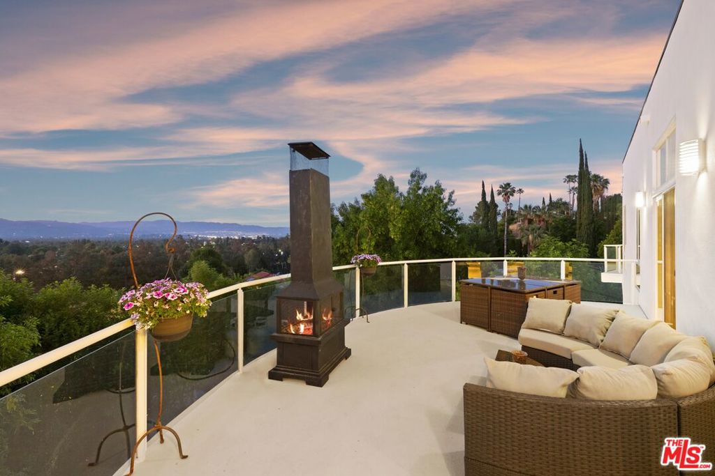 Properties 1 22449 Cass Avenue