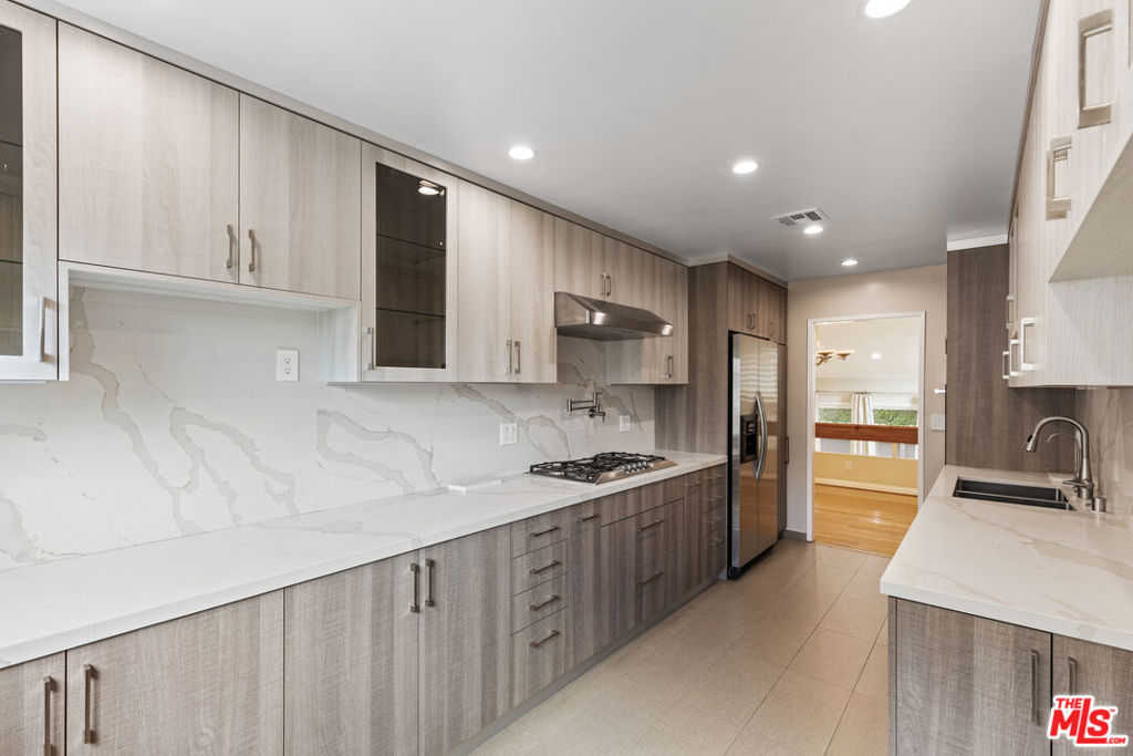 15137 Magnolia Boulevard A