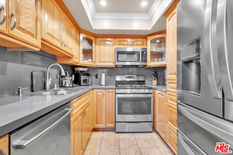 14610 Erwin Street 211