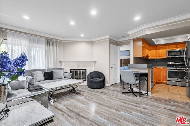14610 Erwin Street 211
