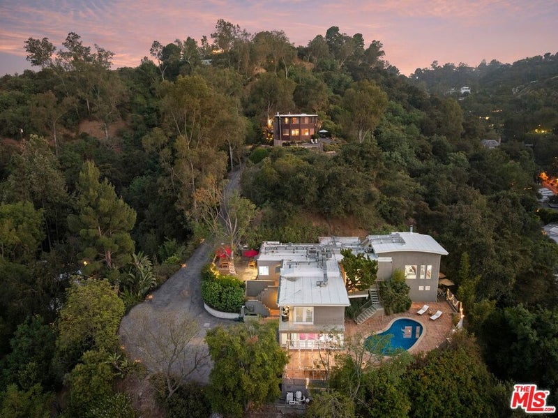 8835 Crescent Drive