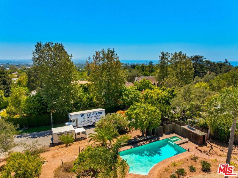 1601 Capri Drive