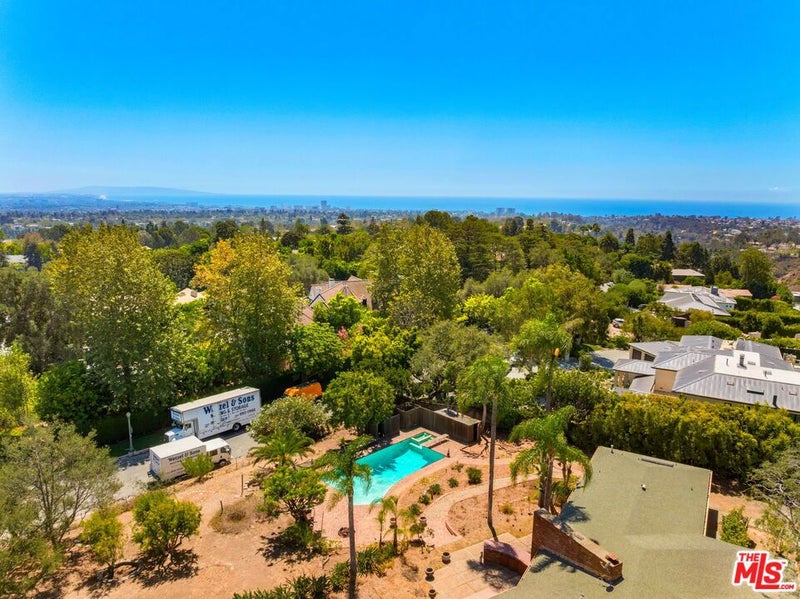 1601 Capri Drive