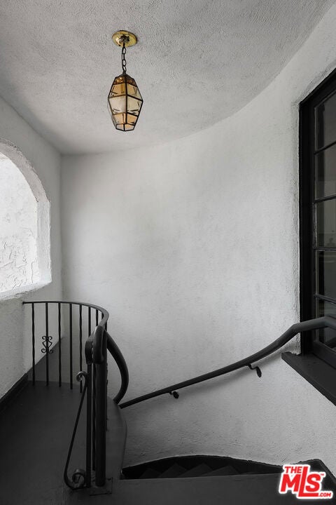 3118 W 43rd Place