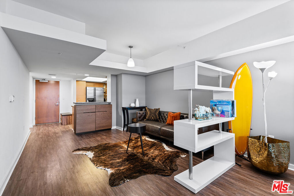 13700 Marina Pointe Drive 1520