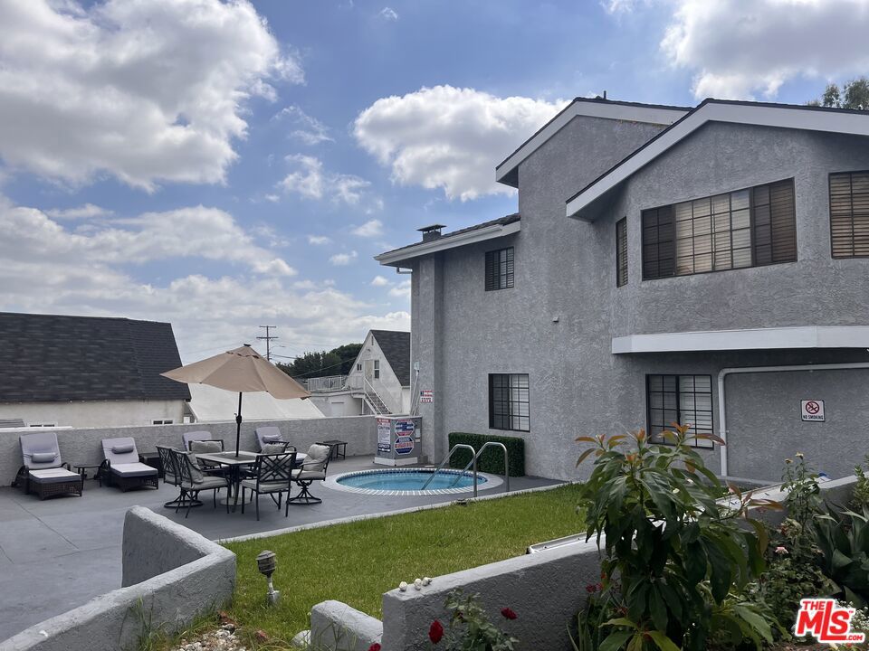 4345 W 154th Street 16