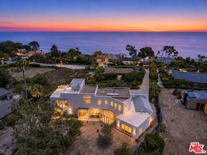29035 Cliffside Drive