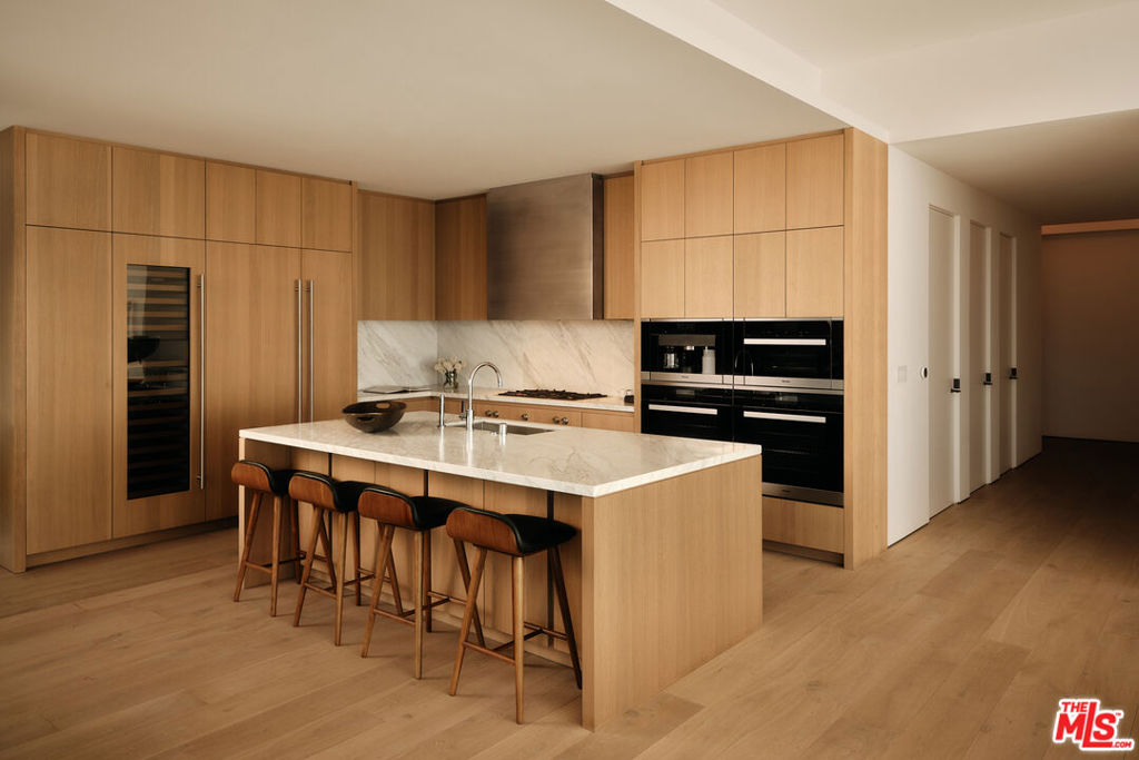 8899 Beverly Boulevard 9C