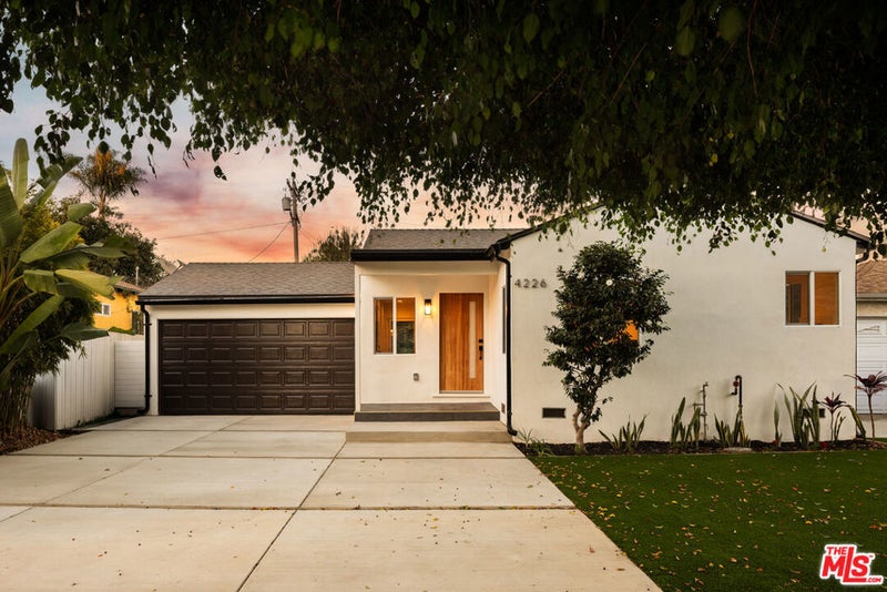 4226 Redwood Avenue
