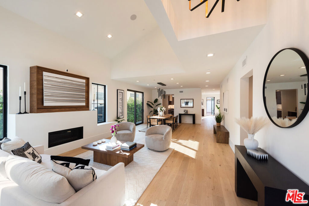 Properties 4 4153 Vantage Avenue