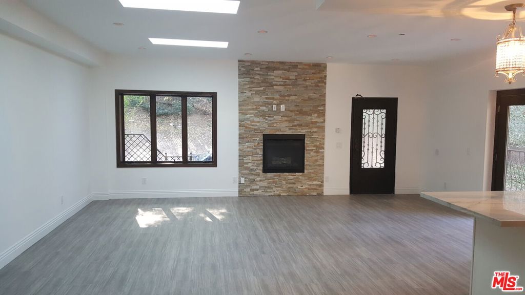 1020 MORAGA Drive