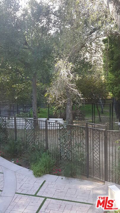 1020 MORAGA Drive