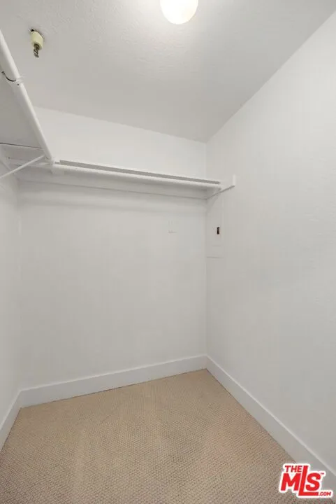 Los Angeles, California 90024, United States, 2 Bedrooms Bedrooms, ,2 BathroomsBathrooms,Residential,Pending,181631