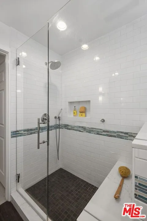 Los Angeles, California 90024, United States, 2 Bedrooms Bedrooms, ,2 BathroomsBathrooms,Residential,Pending,181631