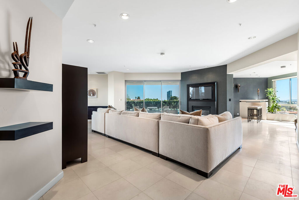 10490 Wilshire Boulevard 604