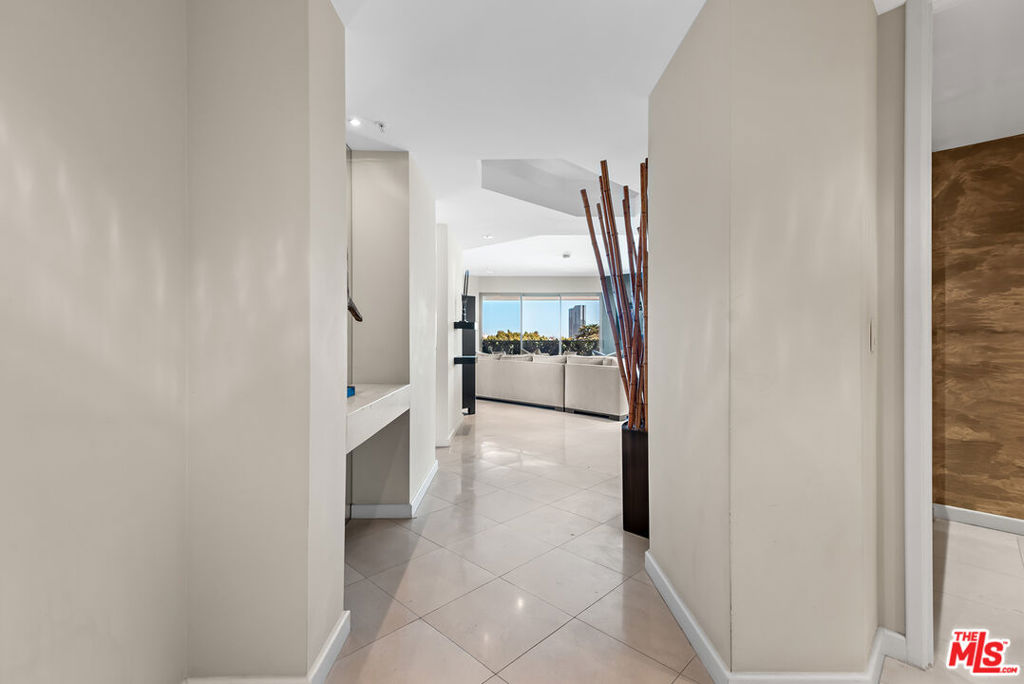 10490 Wilshire Boulevard 604