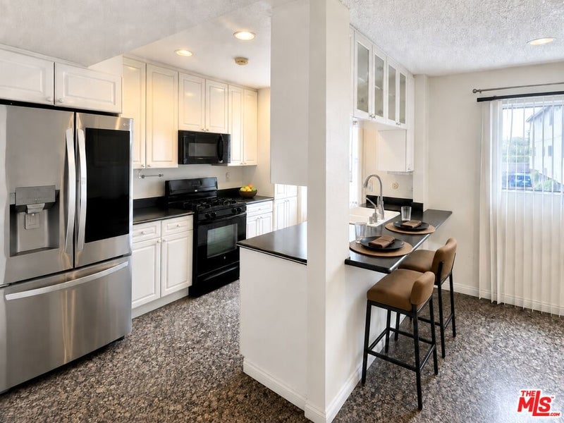 15149 Magnolia Boulevard D