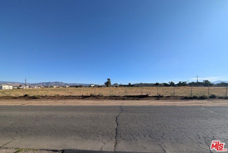 0 E Avenue