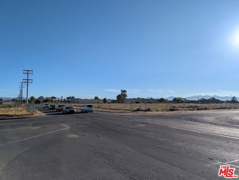 0 E Avenue