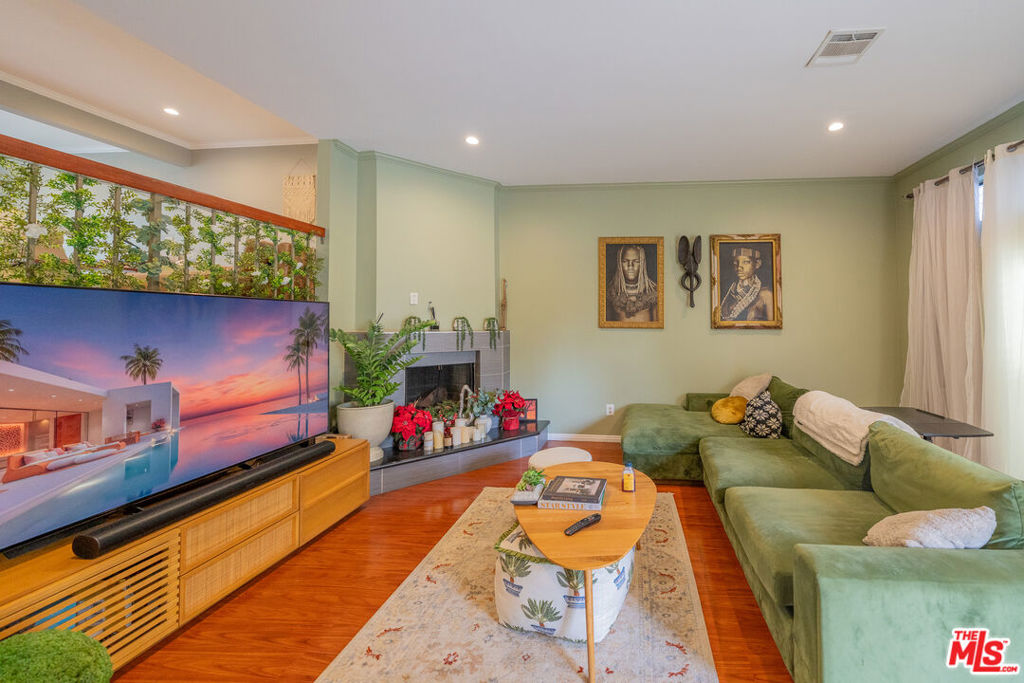 20737 Roscoe Boulevard 704