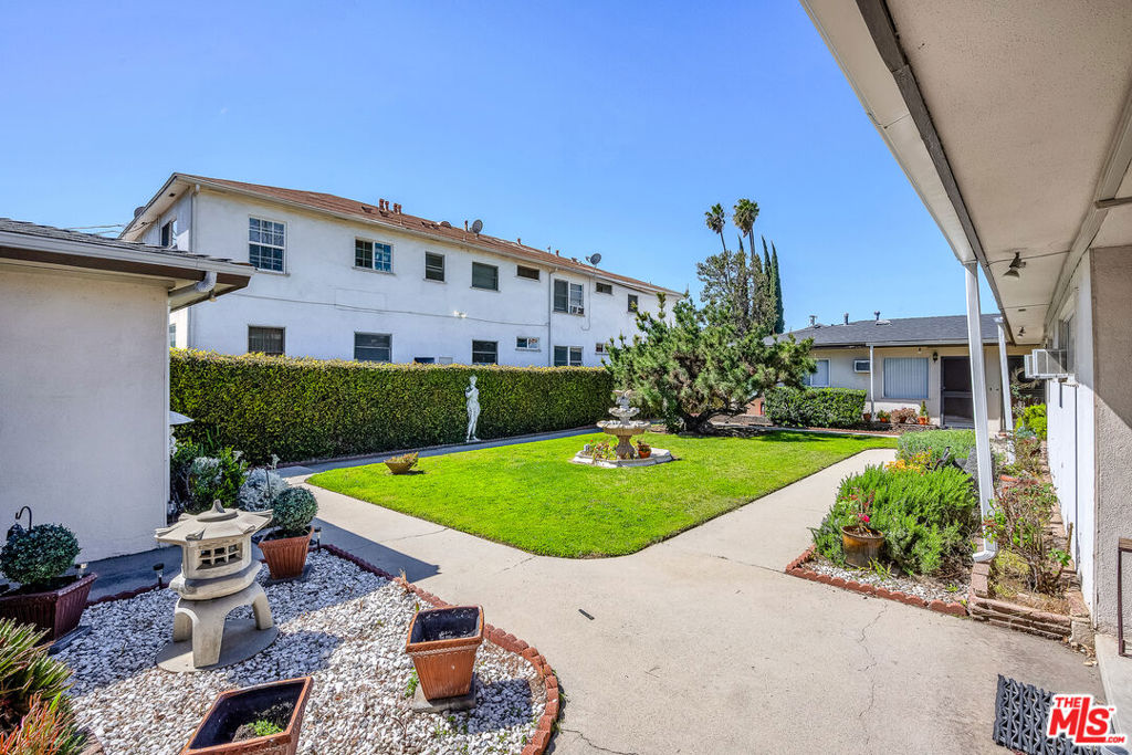 Properties 3 5300 - 5330 Radford Avenue
