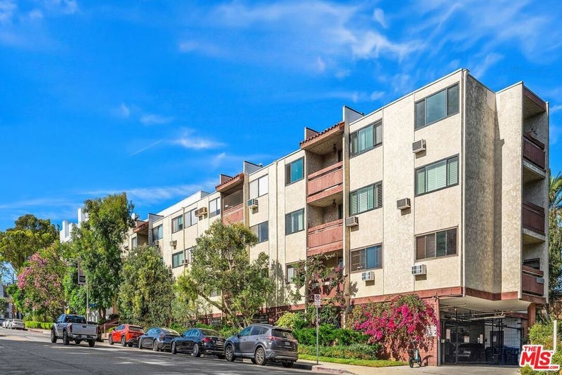 530 S Barrington Avenue 109