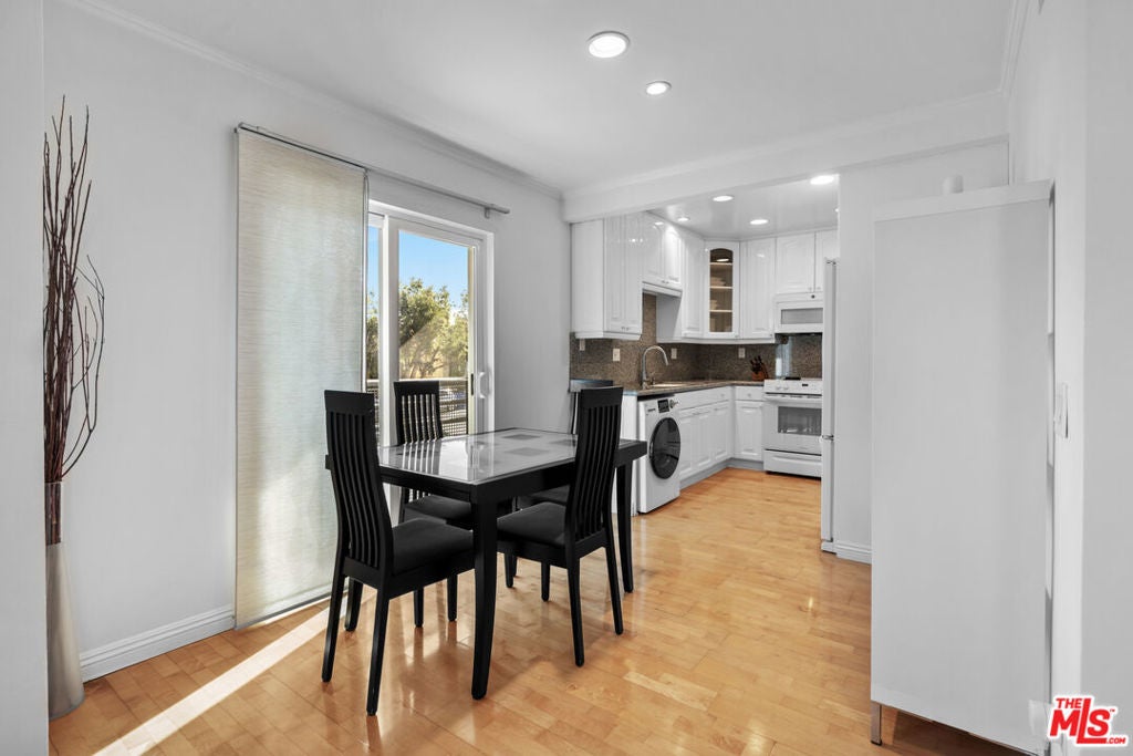 1515 S Beverly Drive 202