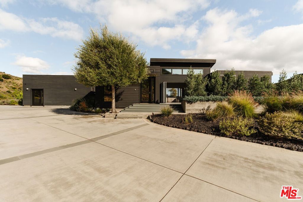 3649 Kanan Road
