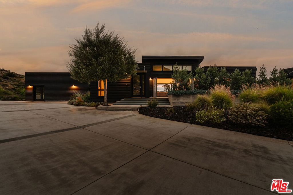 3649 Kanan Road