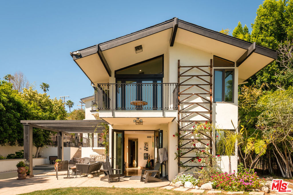 16820 Oak View Drive