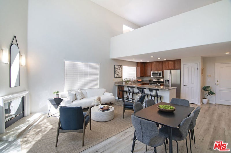 1211 S Shenandoah Street 304