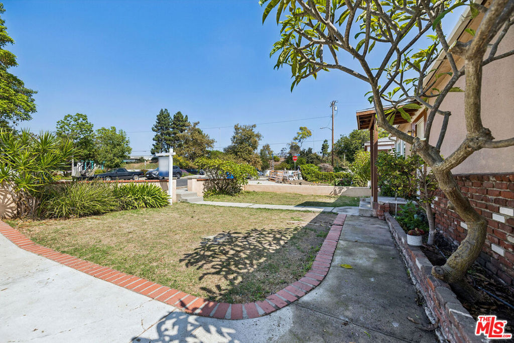 11814 Beatrice Street