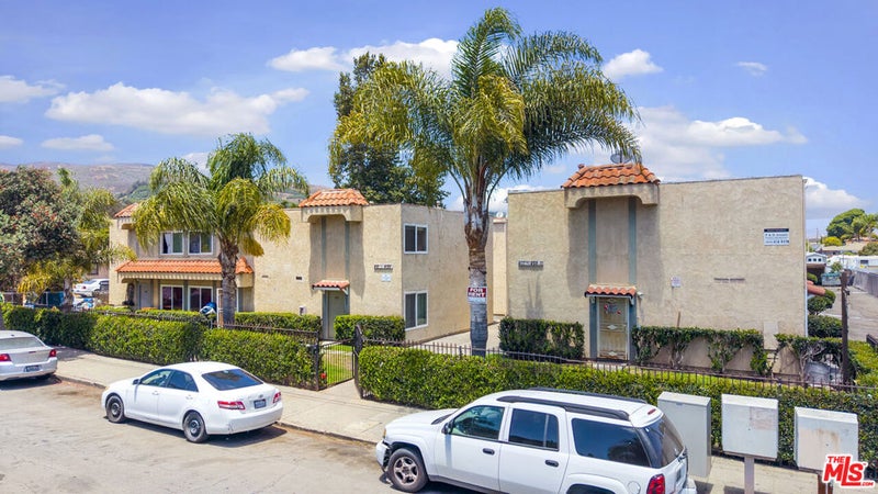 401 W Ramona Street