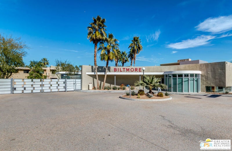 870 E Palm Canyon Drive 202