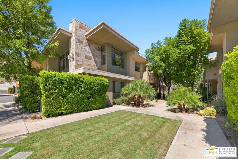870 E Palm Canyon Drive 202