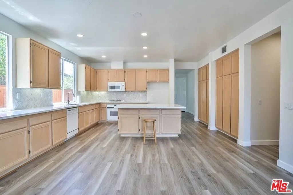 Garden Grove, California 92840, United States, 3 Bedrooms Bedrooms, ,2 BathroomsBathrooms,Residential,Active,167140