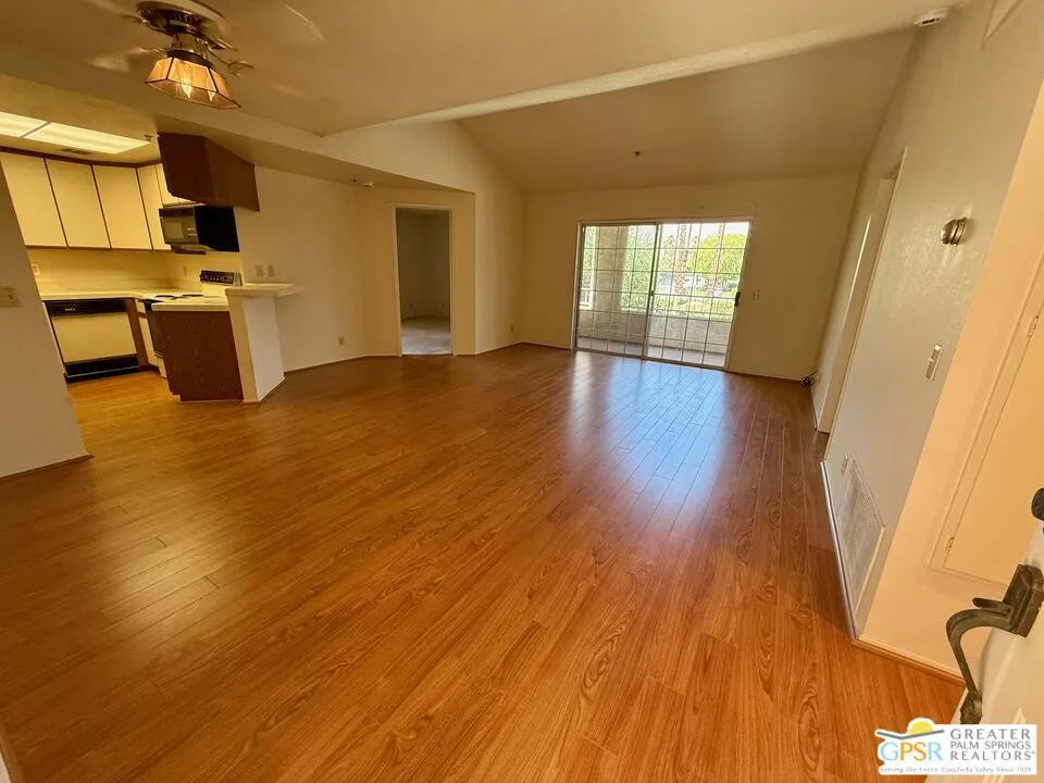 Palm Springs, California 92264, United States, 2 Bedrooms Bedrooms, ,2 BathroomsBathrooms,Residential,Pending,147155