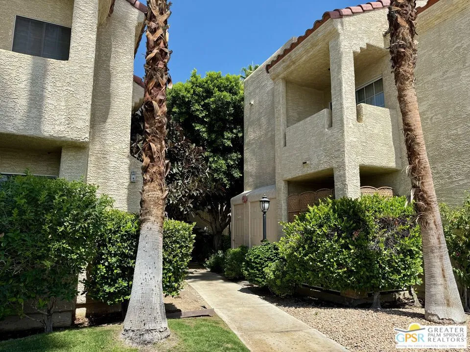 Palm Springs, California 92264, United States, 2 Bedrooms Bedrooms, ,2 BathroomsBathrooms,Residential,Pending,147155