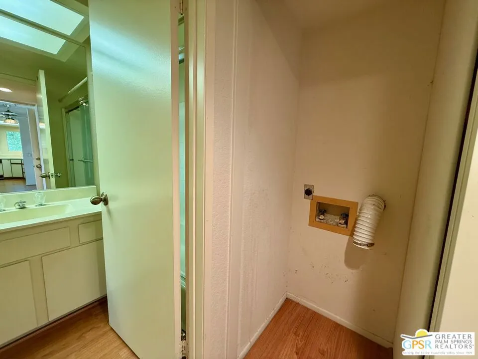 Palm Springs, California 92264, United States, 2 Bedrooms Bedrooms, ,2 BathroomsBathrooms,Residential,Pending,147155