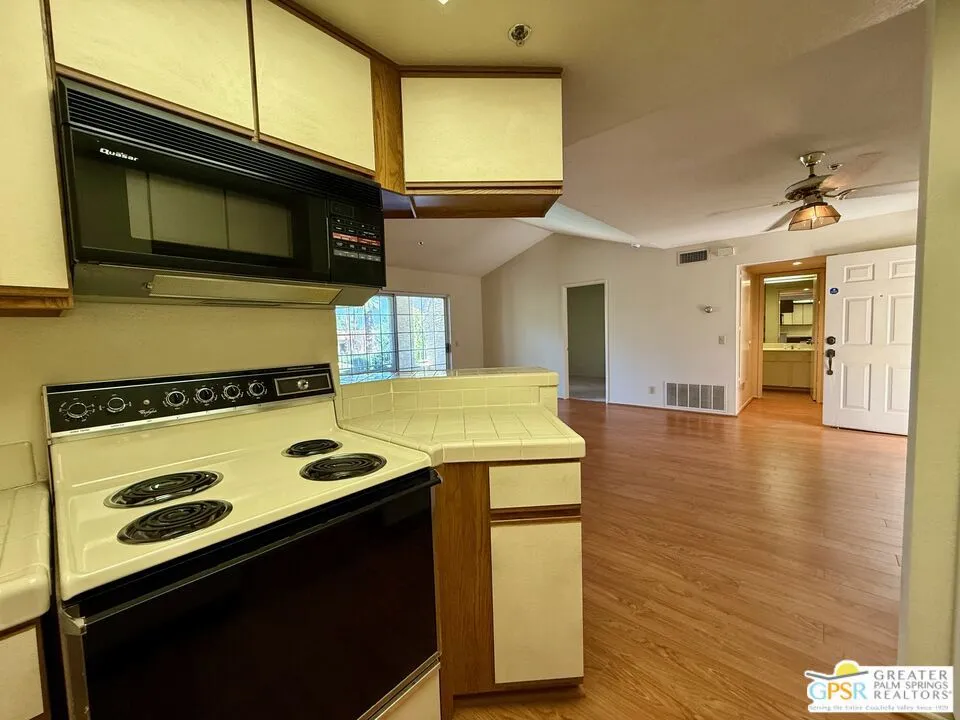 Palm Springs, California 92264, United States, 2 Bedrooms Bedrooms, ,2 BathroomsBathrooms,Residential,Pending,147155