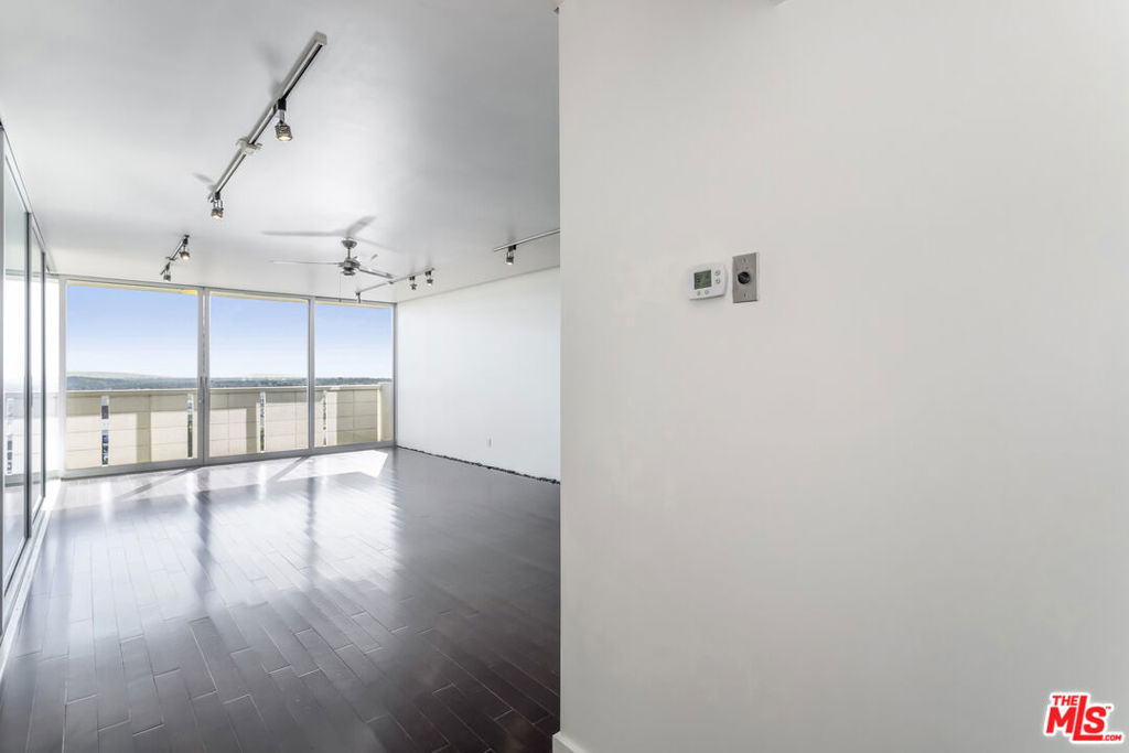 8787 Shoreham Drive 610